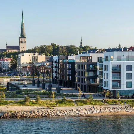 Beachfront Kalaranna Near The Old Town
