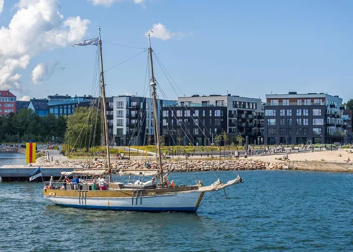 Beachfront Kalaranna Near The Old Town アパート
