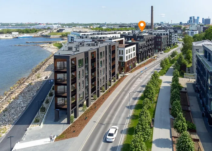 Beachfront Kalaranna Near The Old Town דירה *